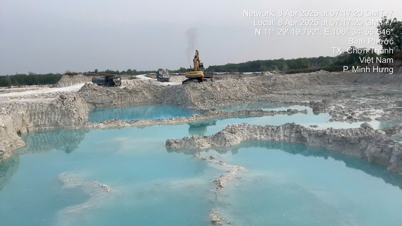 Khai thác cao lanh tại Trơn Thành -Bình Phước